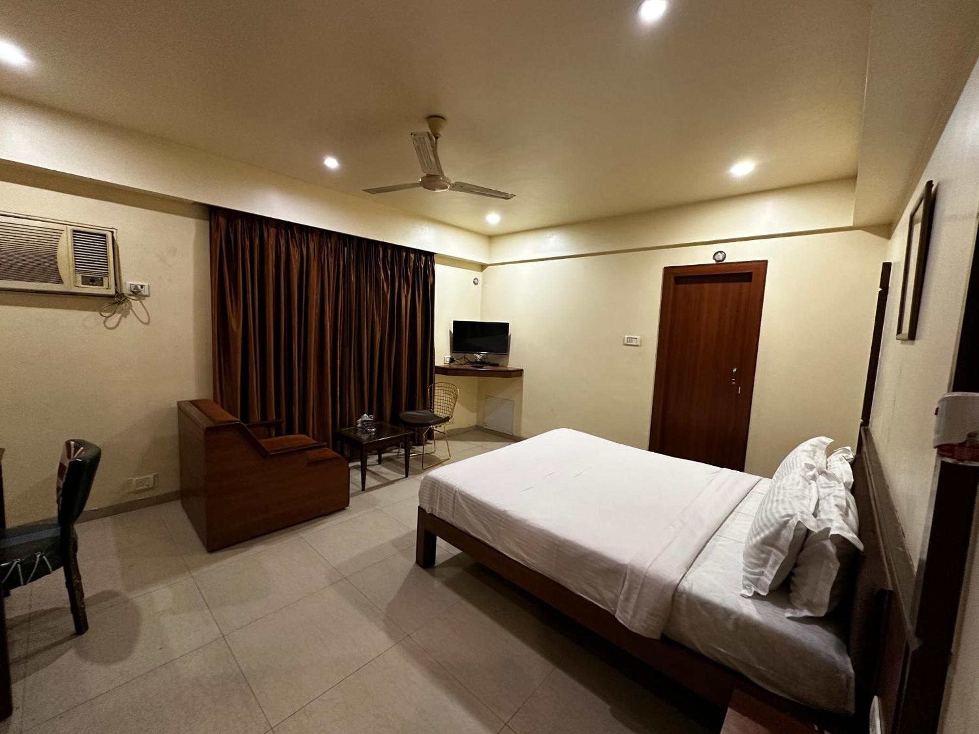 The Saffron Suites Sasupada Exterior photo