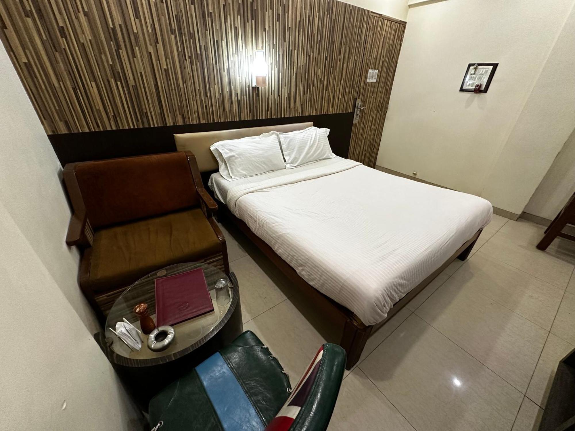 The Saffron Suites Sasupada Exterior photo