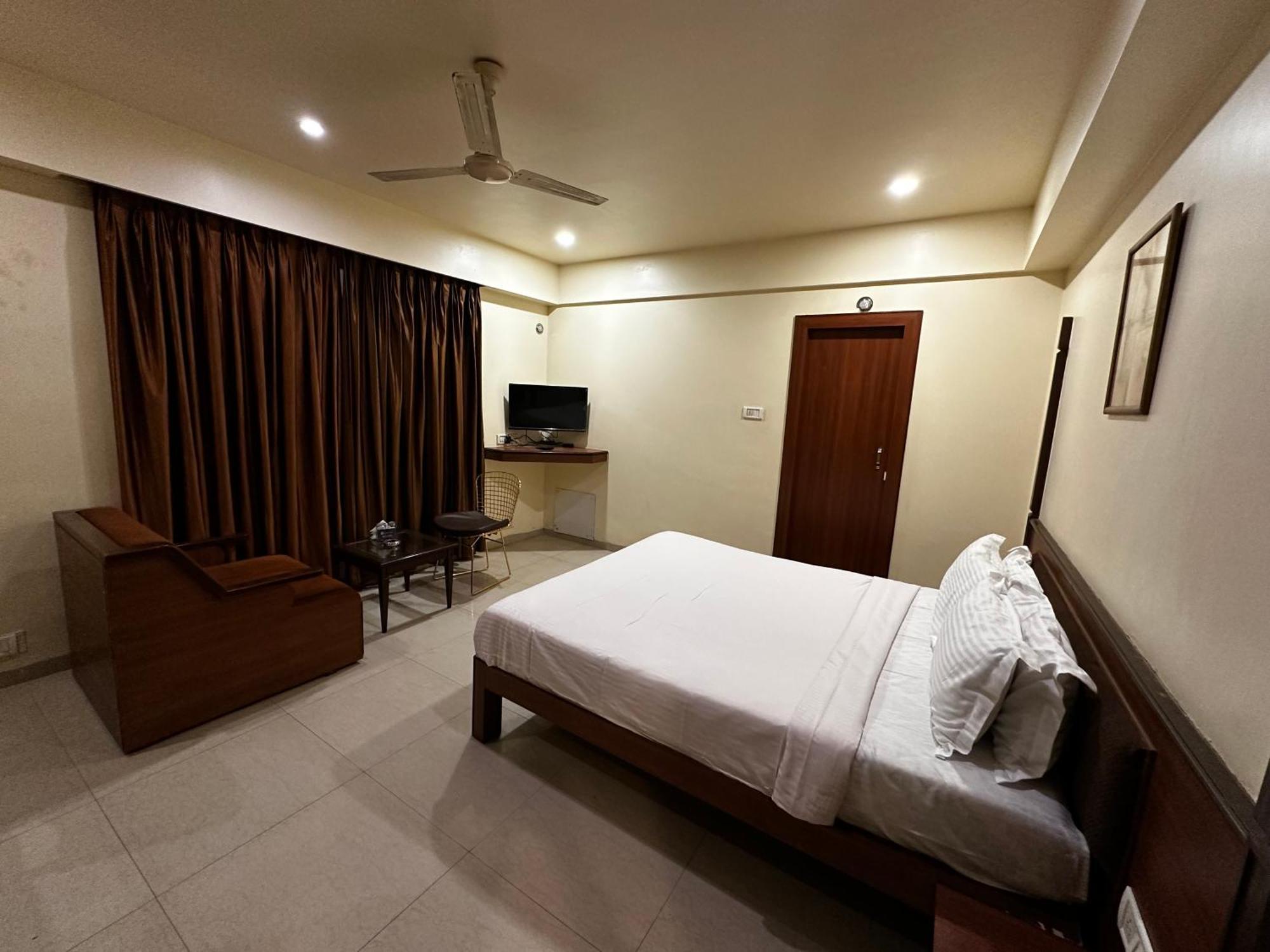 The Saffron Suites Sasupada Exterior photo