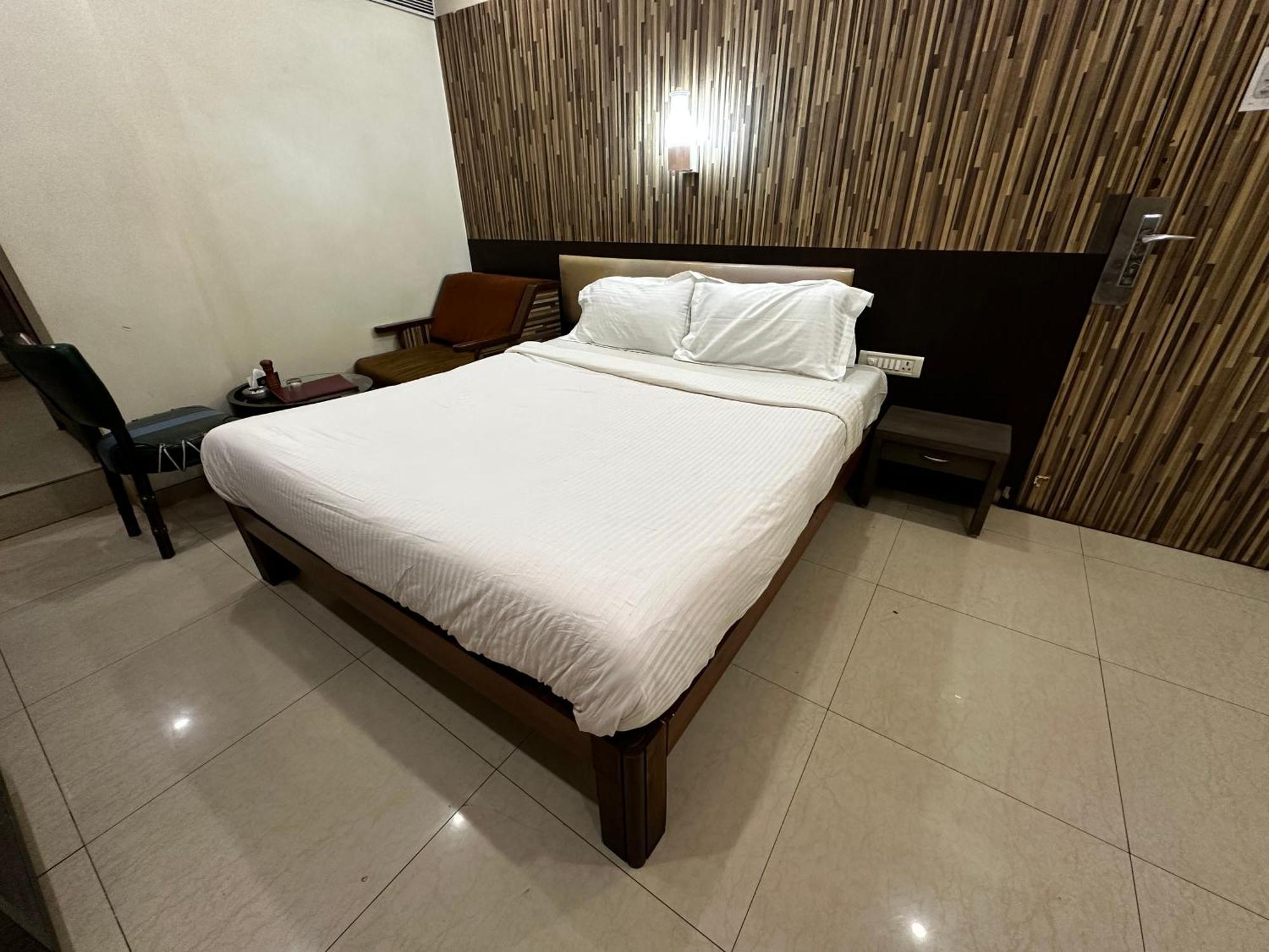 The Saffron Suites Sasupada Exterior photo