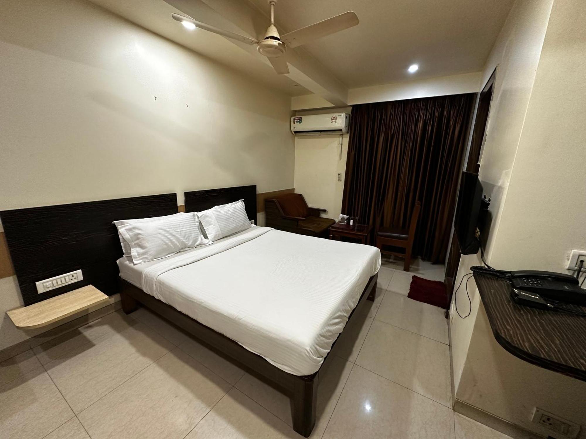 The Saffron Suites Sasupada Exterior photo